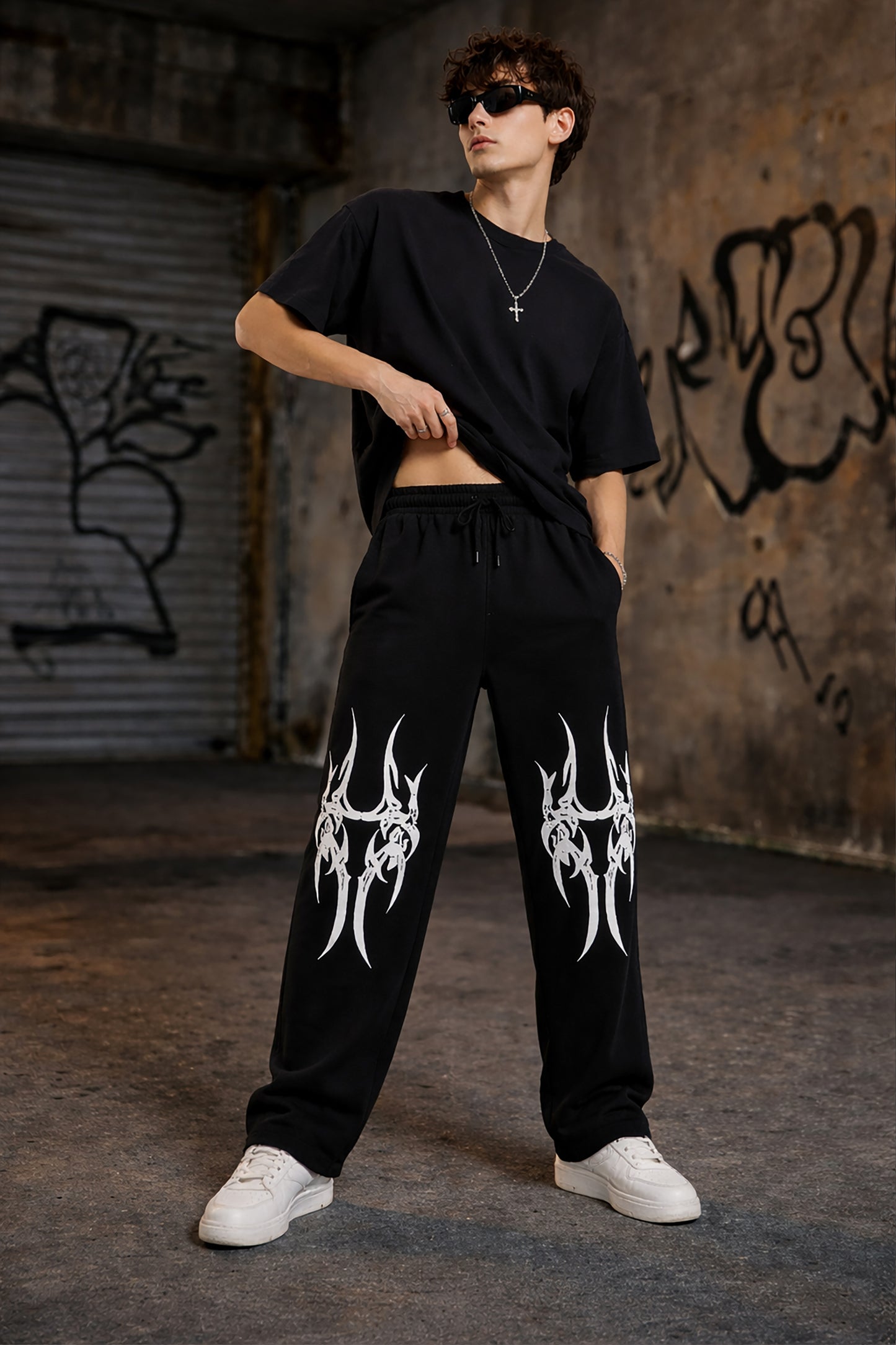 Black Men’s Graphic Printed Joggers – Regular Fit Streetwear Casual Wear