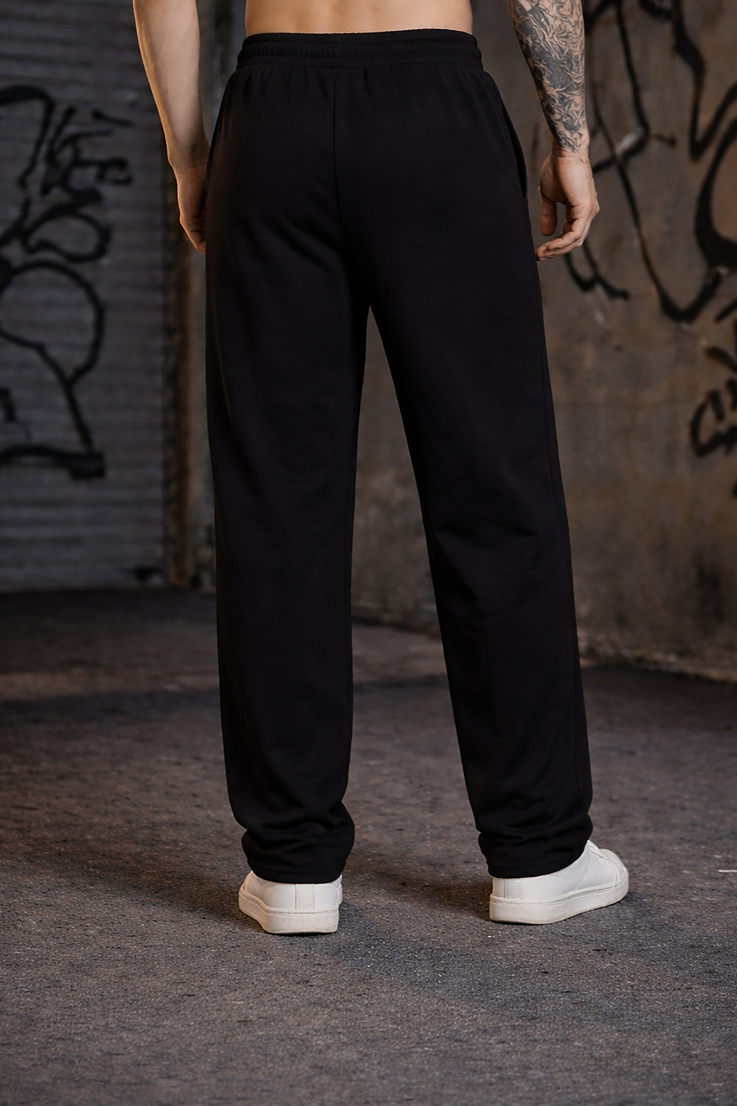 Black Men’s Graphic Printed Joggers – Regular Fit Streetwear Casual Wear