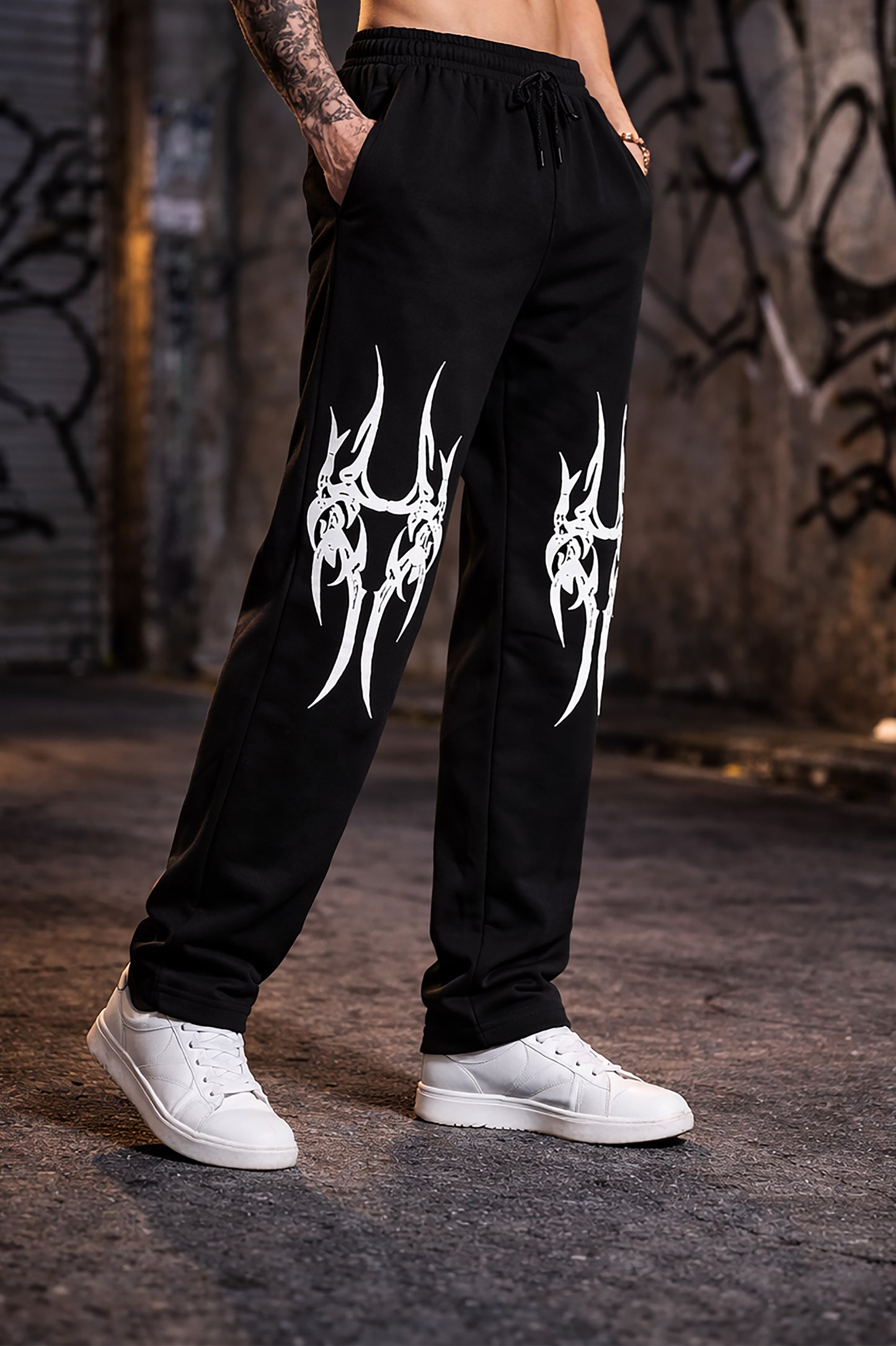 Black Men’s Graphic Printed Joggers – Regular Fit Streetwear Casual Wear