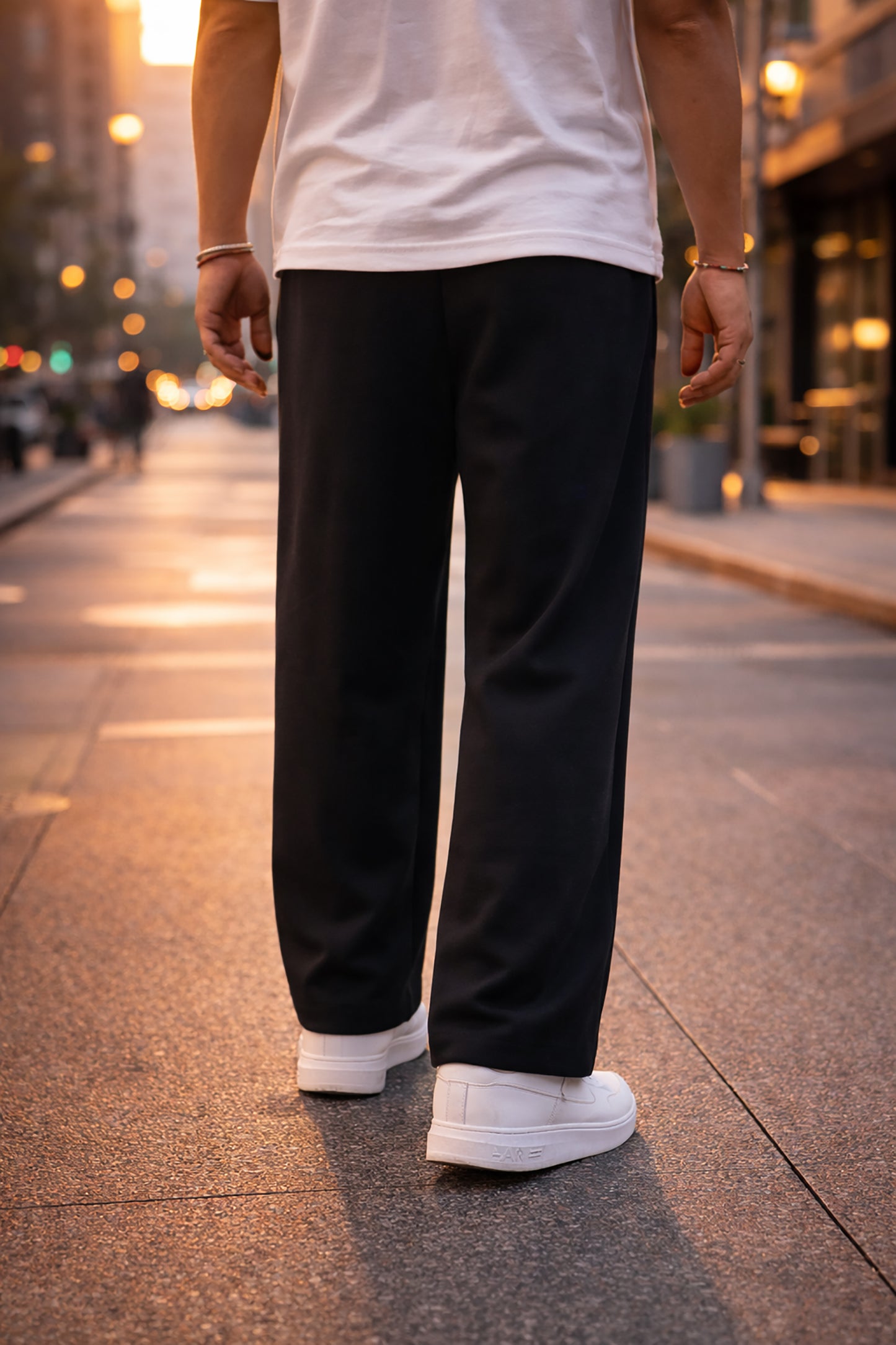 Black Men’s Graphic Printed Joggers – Regular Fit Streetwear Casual Wear