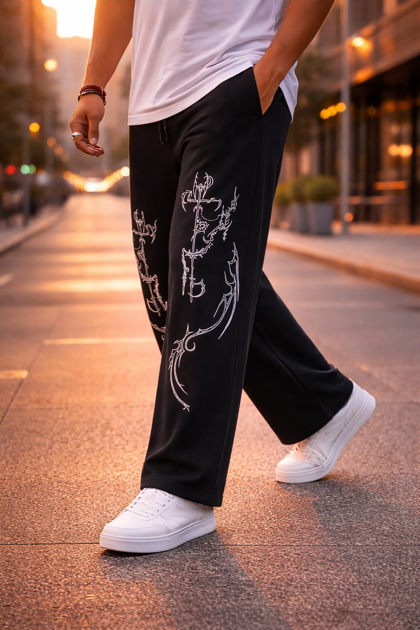 Black Men’s Graphic Printed Joggers – Regular Fit Streetwear Casual Wear