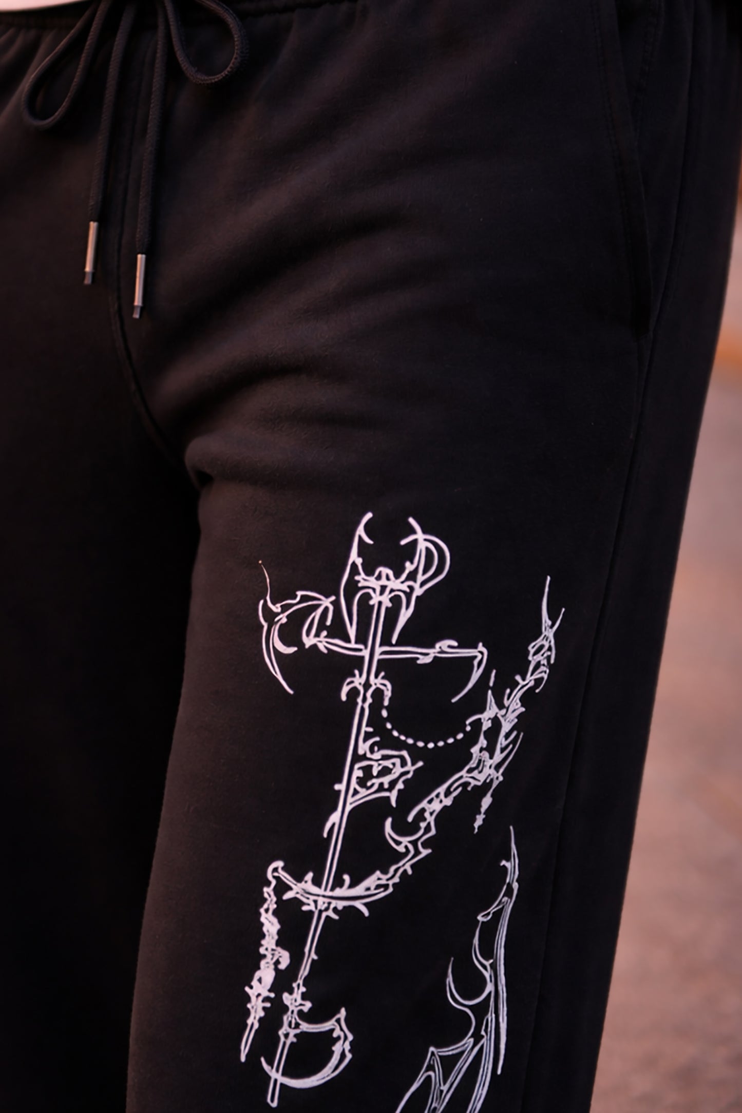 Black Men’s Graphic Printed Joggers – Regular Fit Streetwear Casual Wear