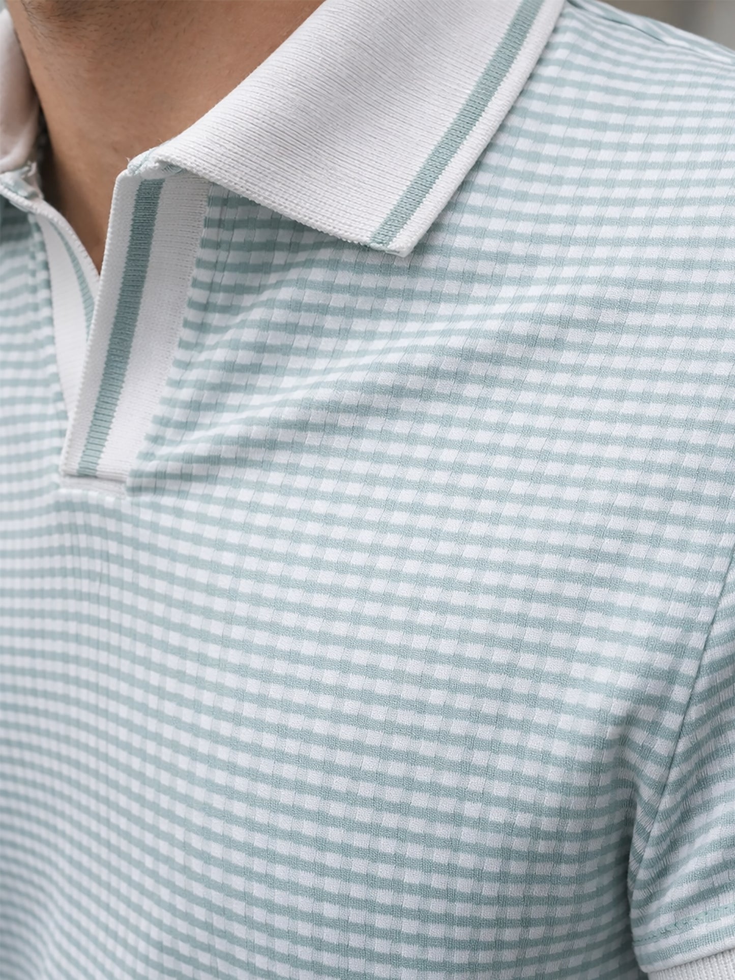 Light Green Men’s Textured Polo T-Shirt – Regular Fit Smart Casual Wear