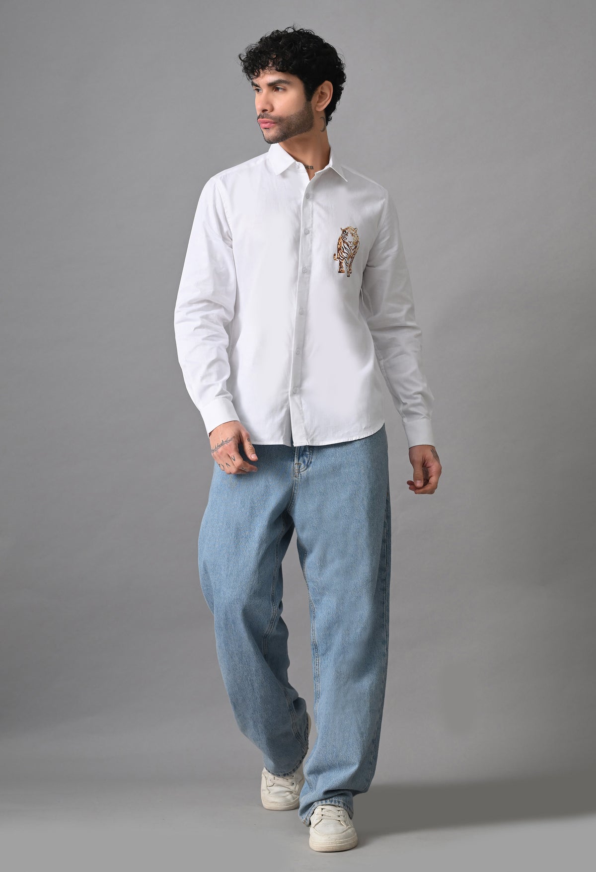 White Men's Graphic Printed Cotton Poplin Regular Fit Full Sleeve Formal Shirts