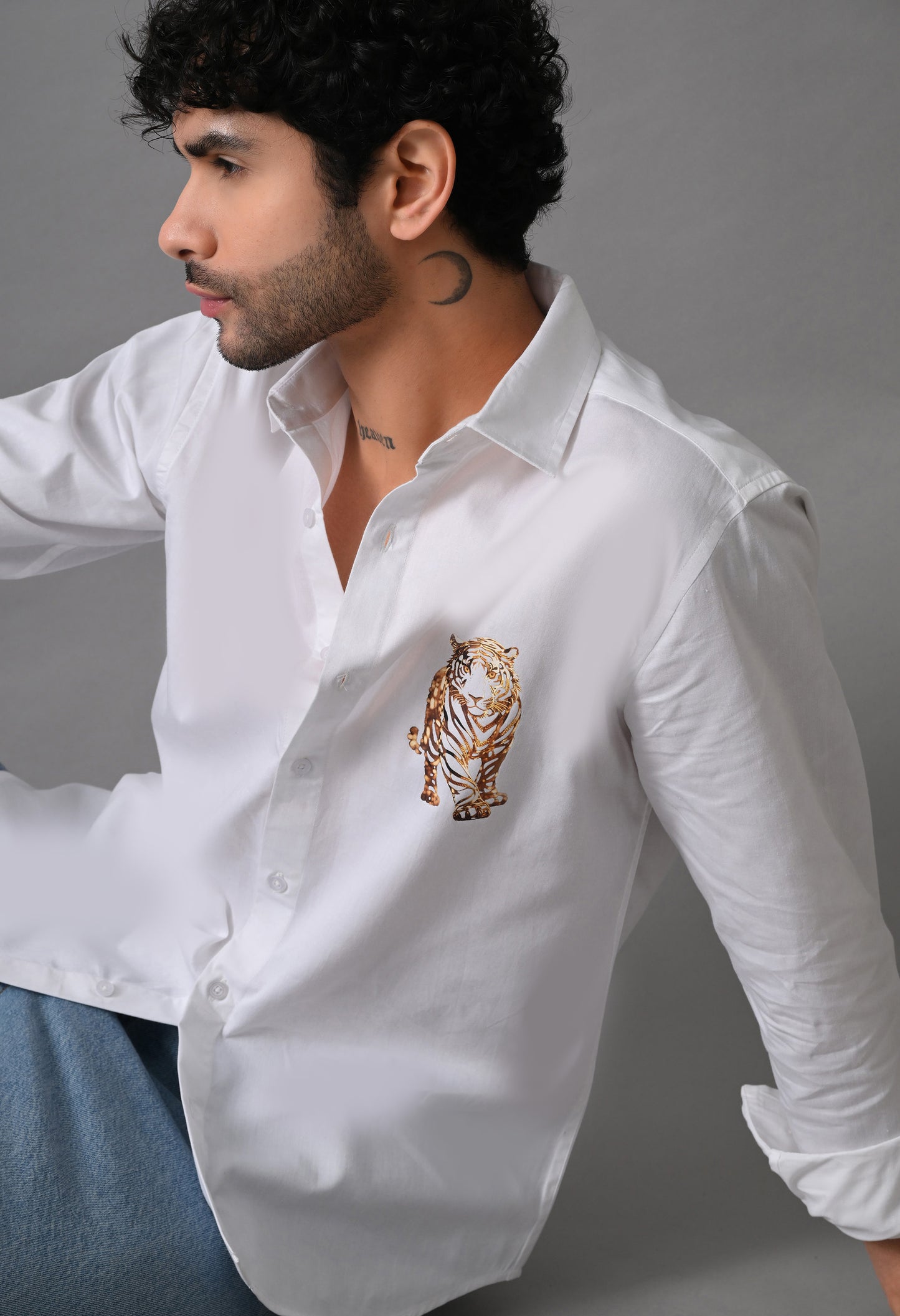 White Men's Graphic Printed Cotton Poplin Regular Fit Full Sleeve Formal Shirts